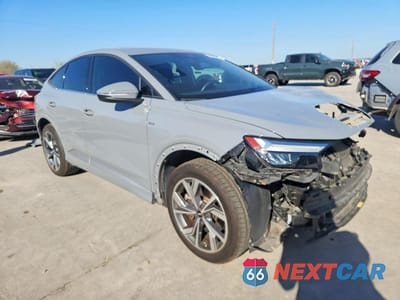 Czwarte zdjęcie samochodu z boku: 2023 AUDI Q4 E-TRON SPORTBACK PREMIUM PLUS VIN:WA132BFZ0PP008488 - miniatura