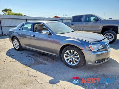 Czwarte zdjęcie samochodu z boku: 2012 CHRYSLER 300 LIMITED VIN:2C3CCACG5CH186075 - miniatura