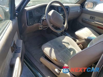 Zdjęcie 8 z 11 samochodu: 2000 TOYOTA TACOMA BASE VIN:4TAWM72N9YZ609252 - miniatura