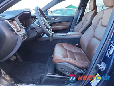 Zdjęcie 7 z 12 samochodu: 2022 VOLVO XC60 B5 MOMENTUM VIN:YV4L12RK3N1920665 - miniatura