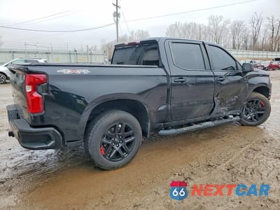 Trzecie zdjęcie samochodu z tyłu: 2022 CHEVROLET SILVERADO LTD K1500 RST VIN:1GCUYEEL2NZ100730 - miniatura