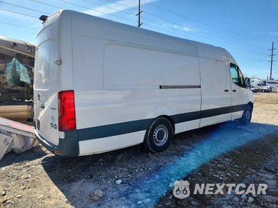 Trzecie zdjęcie samochodu z tyłu: 2021 MERCEDES BENZ SPRINTER 2500 DELIVERY VAN VIN:W1Y4DDHY5MT050271 - miniatura