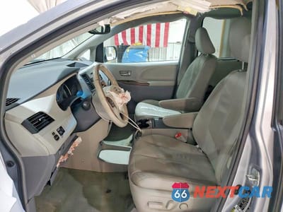 Zdjęcie 7 z 13 samochodu: 2014 TOYOTA SIENNA XLE 8-PASSENGER VIN:5TDYK3DC0ES412247 - miniatura
