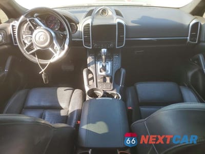 Zdjęcie 8 z 13 samochodu: 2017 PORSCHE CAYENNE VIN:WP1AA2A22HKA84866 - miniatura