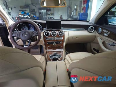 Zdjęcie 9 z 10 samochodu: 2015 MERCEDES-BENZ C 300 4MATIC VIN:55SWF4KB5FU014001 - miniatura
