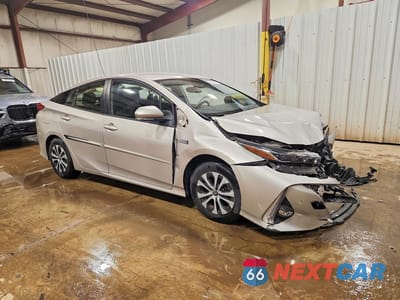 Czwarte zdjęcie samochodu z boku: 2021 TOYOTA PRIUS PRIME LIMITED VIN:JTDKAMFPXM3168945 - miniatura