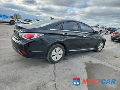 Trzecie zdjęcie samochodu z tyłu: 2015 HYUNDAI SONATA HYBRID BASE VIN:KMHEC4A44FA137110 - miniatura