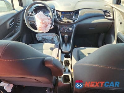 Zdjęcie 8 z 12 samochodu: 2018 CHEVROLET TRAX LS VIN:3GNCJNSB1JL307145 - miniatura