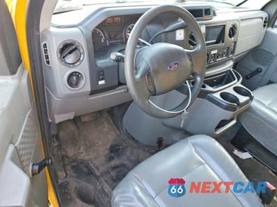 Zdjęcie 8 z 13 samochodu: 2016 FORD ECONOLINE E350 SUPER DUTY CUTAWAY VAN VIN:1FDWE3FS5GDC37376 - miniatura
