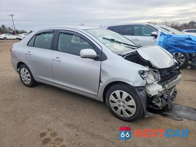 Czwarte zdjęcie samochodu z boku: 2011 TOYOTA YARIS BASE VIN:JTDBT9K30B1398948 - miniatura