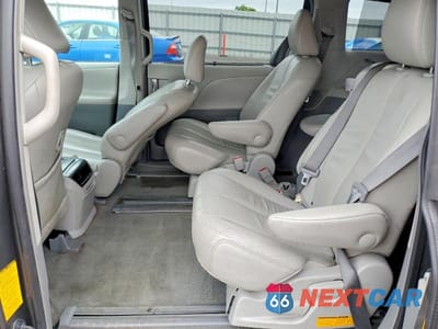 Zdjęcie 11 z 13 samochodu: 2014 TOYOTA SIENNA XLE 8-PASSENGER VIN:5TDYK3DC9ES455288 - miniatura