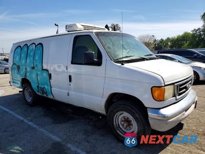 Czwarte zdjęcie samochodu z boku: 2004 FORD E350 REFRIGERATED DELIVERY VAN VIN:1FTSS34LX4HA37573 - miniatura