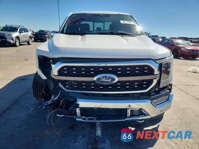 Piąte zdjęcie samochodu w środku: 2023 FORD F150 SUPERCREW VIN:1FTFW1ED9PFC55117 - miniatura