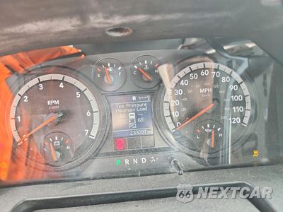 Zdjęcie 8 z 12 samochodu: 2012 DODGE RAM CHASSIS CAB UTILITY / SERVICE TRUCK VIN:3C7WD4AT4CG328815 - miniatura