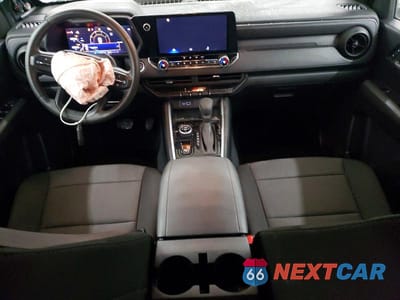 Zdjęcie 8 z 12 samochodu: 2025 CHEVROLET COLORADO TRAIL BOSS VIN:1GCPTEEK3S1124967 - miniatura