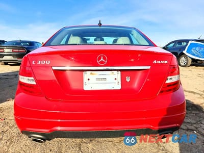 Zdjęcie 6 z 11 samochodu: 2014 MERCEDES-BENZ C 300 4MATIC VIN:WDDGF8AB0ER307091 - miniatura