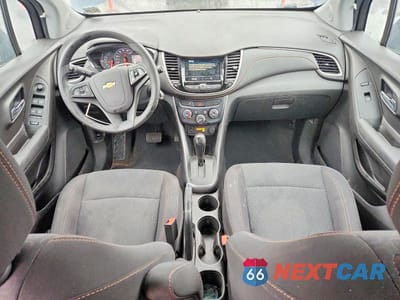 Zdjęcie 8 z 13 samochodu: 2019 CHEVROLET TRAX LS VIN:3GNCJKSB5KL213821 - miniatura