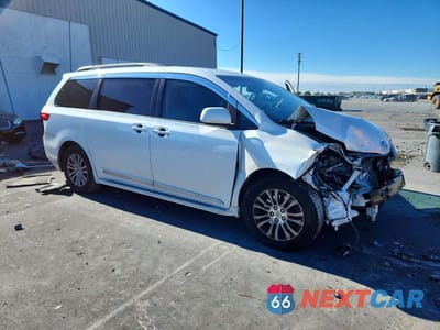 Czwarte zdjęcie samochodu z boku: 2015 TOYOTA SIENNA XLE 8-PASSENGER VIN:5TDYK3DC3FS608975 - miniatura