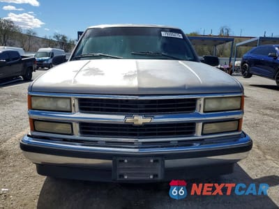 Piąte zdjęcie samochodu w środku: 1999 CHEVROLET TAHOE C1500 VIN:1GNEC13R3XJ551161 - miniatura