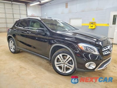 Czwarte zdjęcie samochodu z boku: 2019 MERCEDES-BENZ GLA 250 4MATIC VIN:WDCTG4GB9KJ592013 - miniatura