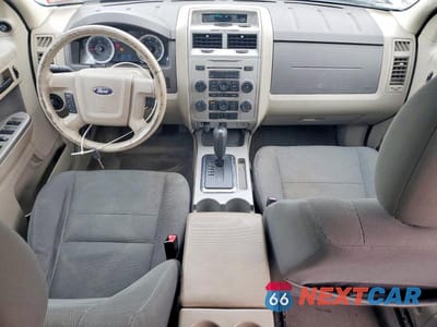 Zdjęcie 8 z 11 samochodu: 2009 FORD ESCAPE XLT VIN:1FMCU03779KB11801 - miniatura