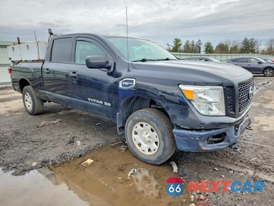 Czwarte zdjęcie samochodu z boku: 2016 NISSAN TITAN XD S VIN:1N6AA1F34GN510595 - miniatura