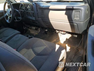 Zdjęcie 8 z 12 samochodu: 2003 CHEVROLET SILVERADO C1500 VIN:1GCEC14X33Z263903 - miniatura