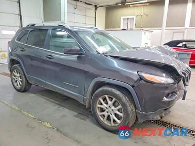 Czwarte zdjęcie samochodu z boku: 2017 JEEP CHEROKEE LATITUDE VIN:1C4PJMCS7HW565595 - miniatura