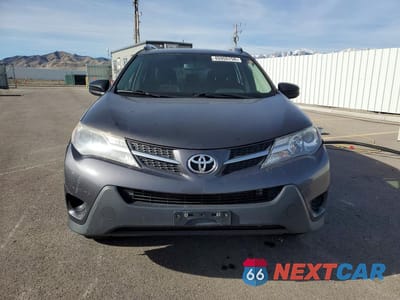 Piąte zdjęcie samochodu w środku: 2015 TOYOTA RAV4 LE VIN:JTMBFREV9FJ019035 - miniatura