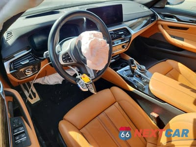 Zdjęcie 8 z 11 samochodu: 2021 BMW M550XI VIN:WBA13BK04MCG15286 - miniatura