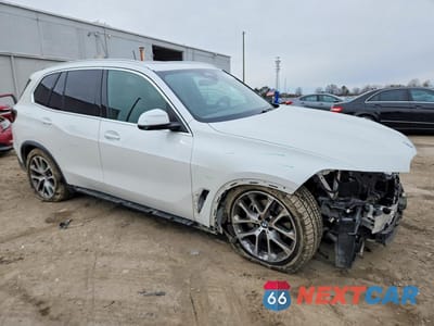 Czwarte zdjęcie samochodu z boku: 2024 BMW X5 XDRIVE40I VIN:5UX23EU06R9V08634 - miniatura