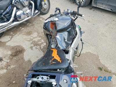 Zdjęcie 6 z 9 samochodu: 2002 SUZUKI GSX-R750 VIN:JS1GR7HA922101453 - miniatura