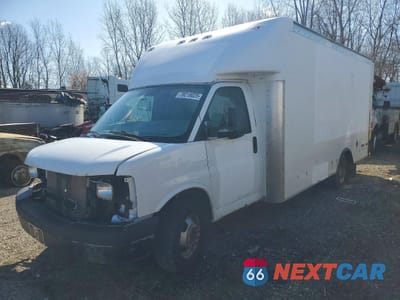 2015 GMC SAVANA CUTAWAY G3500 1GD374CG3F1226668 - główne zdjęcie licytacji z USA - miniatura