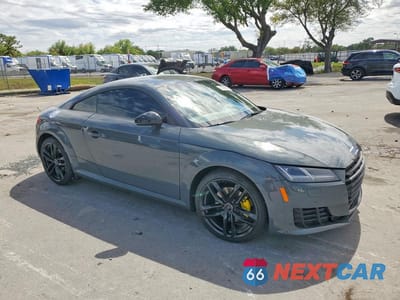 Czwarte zdjęcie samochodu z boku: 2017 AUDI TT VIN:TRUC5AFV8H1010214 - miniatura