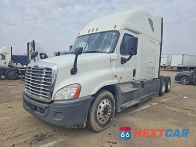 Drugie zdjęcie samochodu z przodu: 2018 FREIGHTLINER CASCADIA 125 SEMI TRUCK VIN:1FUJGLDR1JLHF2680 - miniatura