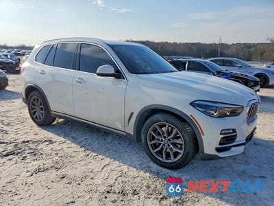 Czwarte zdjęcie samochodu z boku: 2021 BMW X5 SDRIVE 40I VIN:5UXCR4C06M9G08646 - miniatura