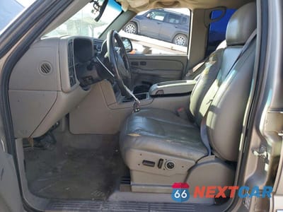 Zdjęcie 7 z 12 samochodu: 2004 GMC SIERRA C1500 VIN:2GTEC13T141287724 - miniatura