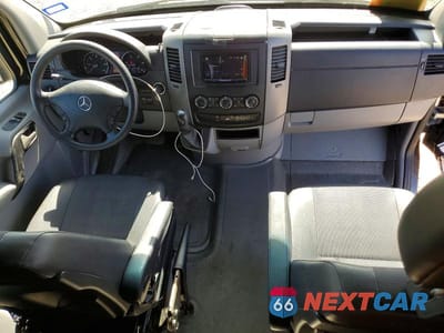 Zdjęcie 8 z 14 samochodu: 2013 MERCEDES BENZ SPRINTER 2500 VIN:WDZPE8CC7D5813526 - miniatura