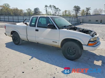 Czwarte zdjęcie samochodu z boku: 1998 CHEVROLET S TRUCK S10 VIN:1GCCS1946WK247149 - miniatura