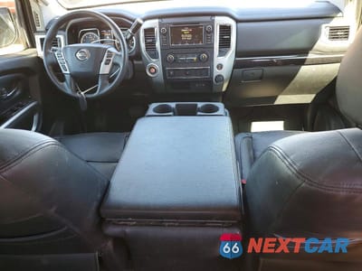 Zdjęcie 8 z 11 samochodu: 2019 NISSAN TITAN SV VIN:1N6AA1EKXKN504916 - miniatura