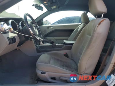 Zdjęcie 7 z 11 samochodu: 2008 FORD MUSTANG VIN:1ZVHT84N885178717 - miniatura