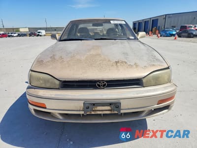 Piąte zdjęcie samochodu w środku: 1993 TOYOTA CAMRY LE VIN:4T1SK12E2PU195678 - miniatura