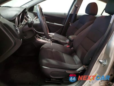 Zdjęcie 7 z 12 samochodu: 2016 CHEVROLET CRUZE VIN:1G1PE5SB3G7185506 - miniatura