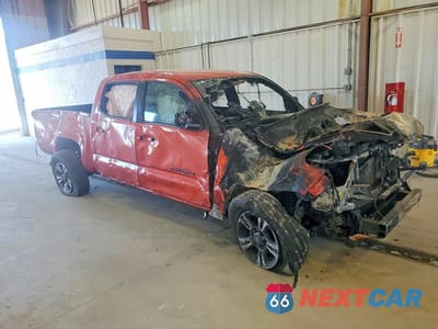 Czwarte zdjęcie samochodu z boku: 2018 TOYOTA TACOMA TRD SPORT VIN:3TMDZ5BN0JM053017 - miniatura
