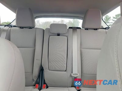 Zdjęcie 10 z 12 samochodu: 2017 FORD ESCAPE SE VIN:1FMCU9GD5HUD35673 - miniatura