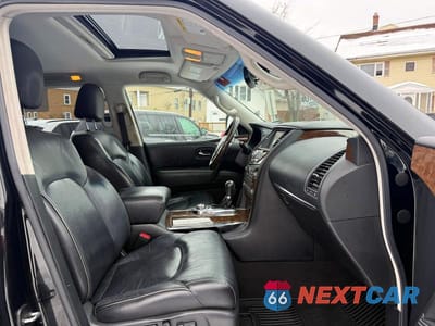 Zdjęcie 7 z 15 samochodu: 2017 INFINITI QX80 BASE VIN:JN8AZ2NE9H9154342 - miniatura