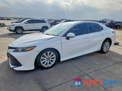 2020 TOYOTA CAMRY LE 4T1C11AK5LU902524 - główne zdjęcie licytacji z USA - miniatura