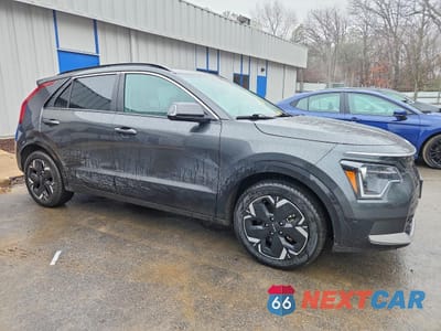 Czwarte zdjęcie samochodu z boku: 2023 KIA NIRO EV WIND VIN:KNDCR3L18P5071811 - miniatura