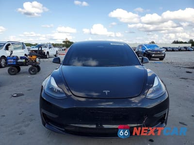 Piąte zdjęcie samochodu w środku: 2023 TESLA MODEL 3 VIN:5YJ3E1EA5PF587037 - miniatura