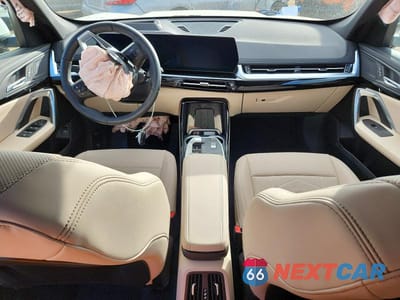 Zdjęcie 8 z 13 samochodu: 2025 BMW X1 XDRIVE28I VIN:WBX73EF03S5105702 - miniatura